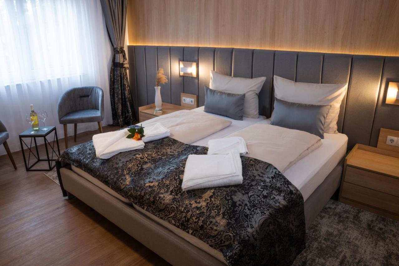 Grand Hotel *